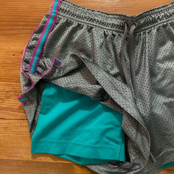 Nike Dri Fit Shorts - Picture 2 of 4